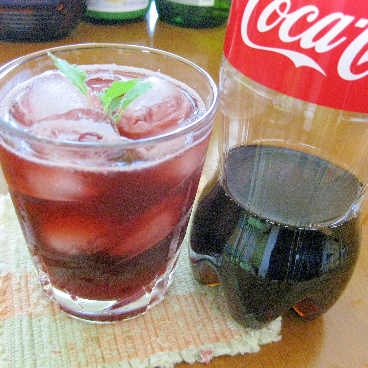 コカ コーラ と 手作り紫蘇ジュースのカクテル レシピ 作り方 By れいちゃっ 楽天レシピ